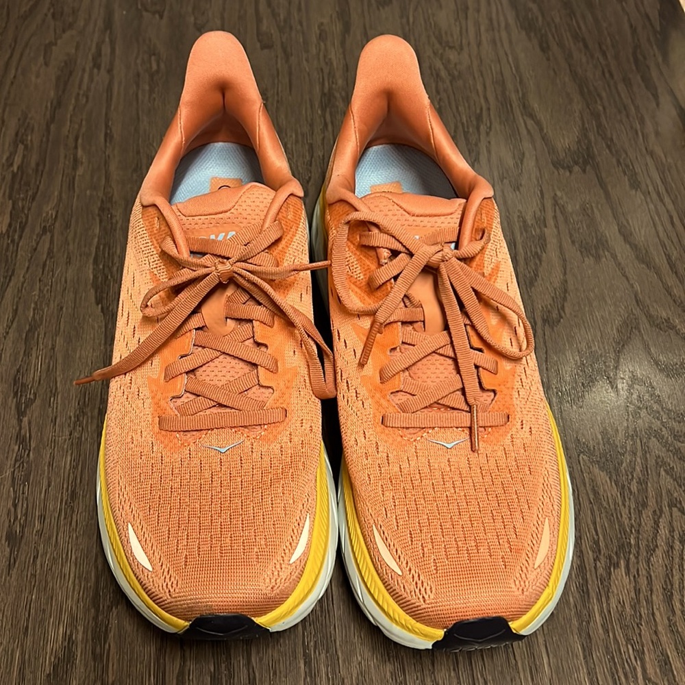 Hoka women’s size 9.5. worn once, out of my comfort black shoes😊